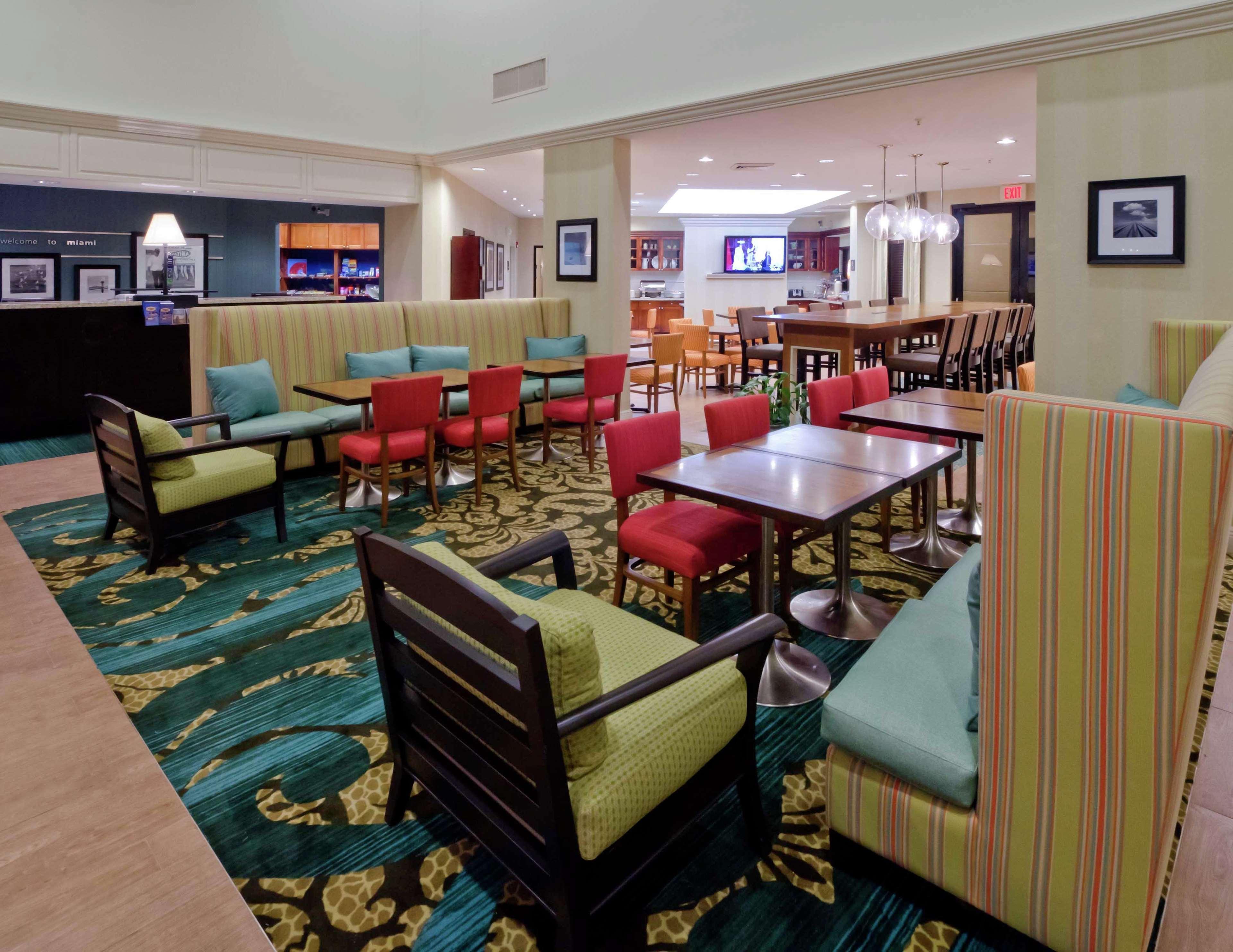 Hampton Inn & Suites Miami-Doral Dolphin Mall Exterior foto